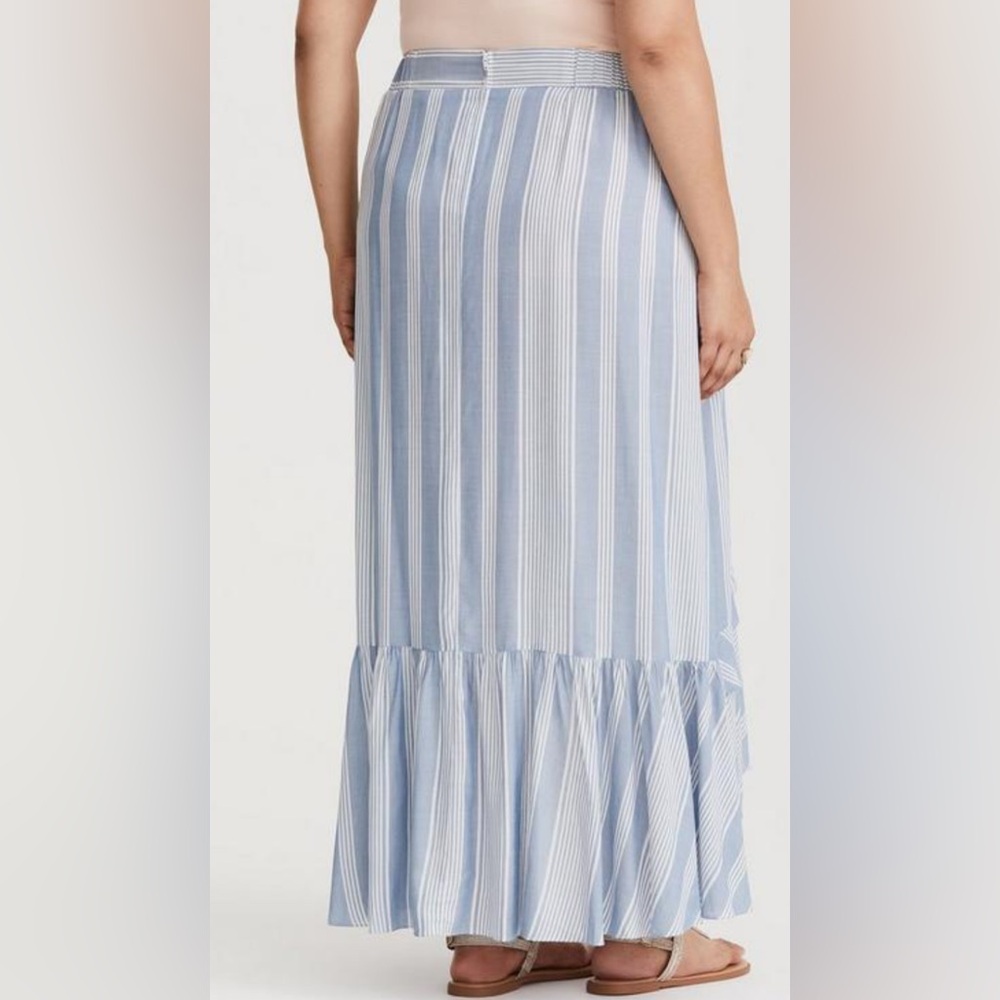 Torrid Women’s Skirt Size 3XL Ruffle High Low Elastic Waist Stripes Blue & White - Picture 3 of 14